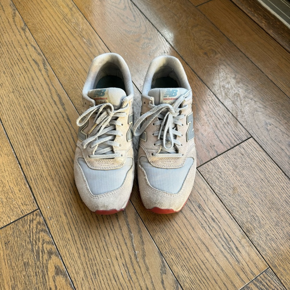 New Balance 696 Sneakers